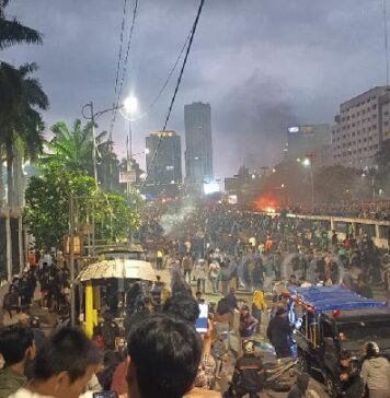 Berita Top 3 Hari Ini: Beratus -ratus kanak -kanak Indonesia masih ditahan oleh polis selepas demonstrasi Ogos