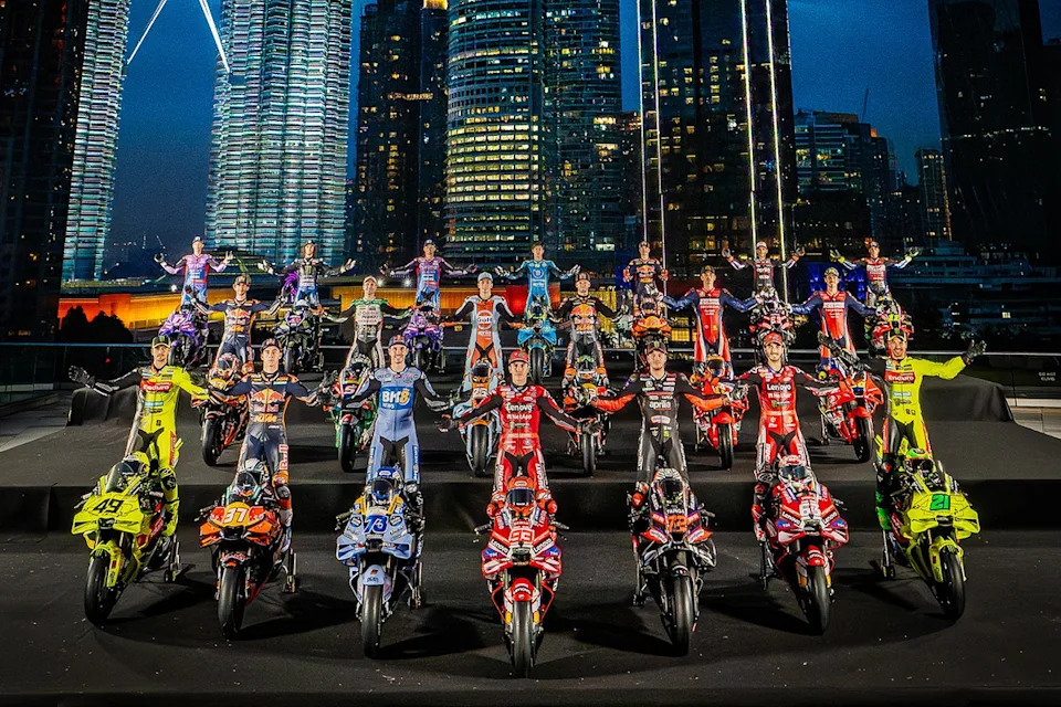 Gambar kumpulan pelumba MotoGP