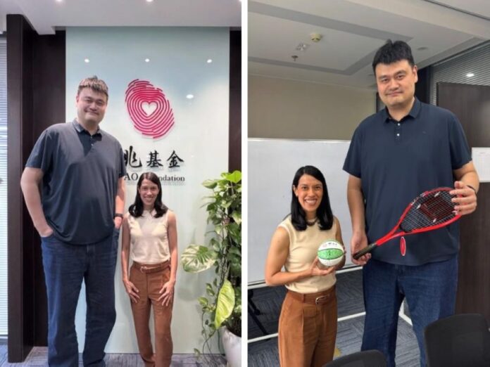 Legenda sukan Nicol David dan Yao Ming bertemu di Beijing,