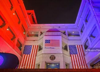 Kedutaan AS di KL akan menyala dengan warna merah, putih dan biru untuk ulang tahun ke-250 Amerika