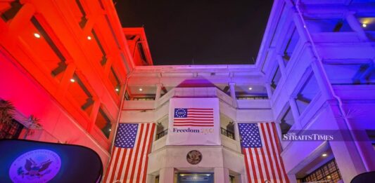 Kedutaan AS di KL akan menyala dengan warna merah, putih dan biru untuk ulang tahun ke-250 Amerika